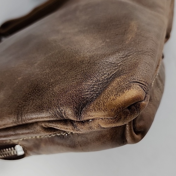 ROOTS Tan Leather Vintage Crossbody Bag Purse Multi Pockets Adjustable Strap - Picture 15 of 16